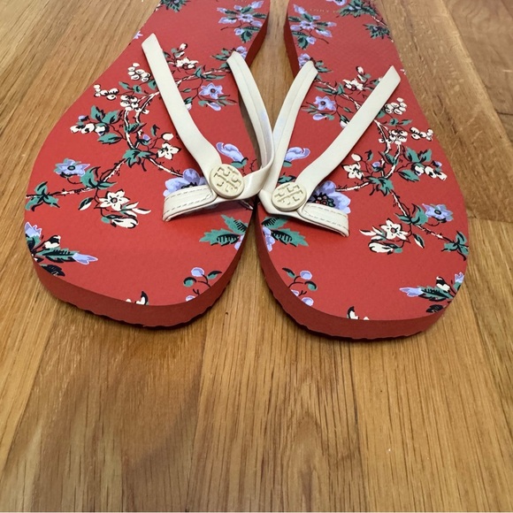 Tory Burch Powder Peach/Rust Lyonnaise Floral Print Flat Flip Flop NWOT. Size 11 - Picture 2 of 10